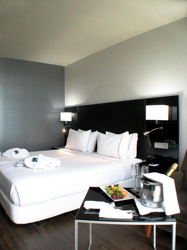 Ac Hotel Som By Marriott Оспиталет-де-Льобрегат Экстерьер фото