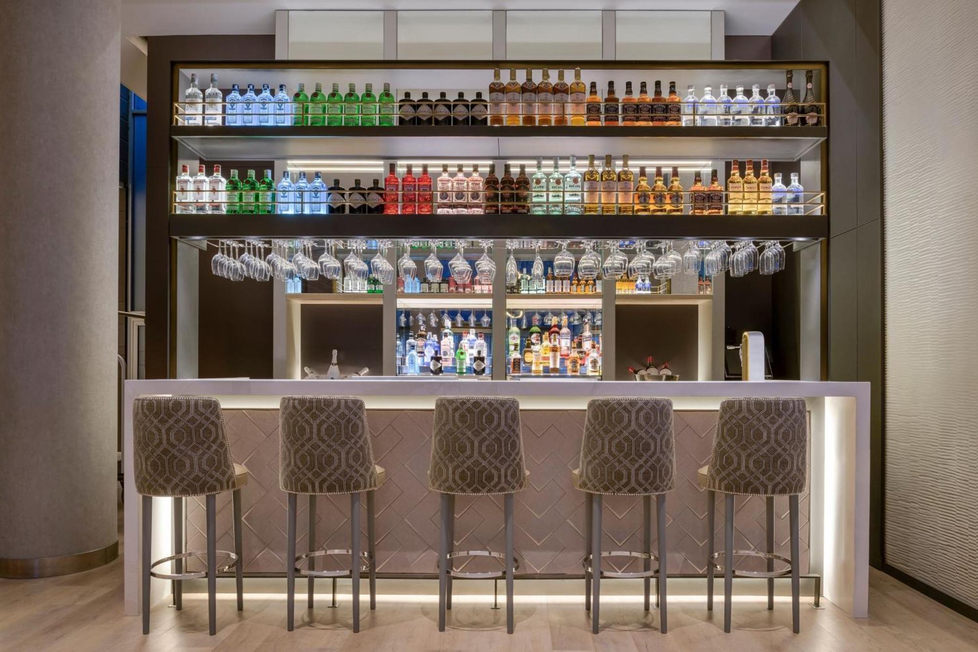 Ac Hotel Som By Marriott Оспиталет-де-Льобрегат Экстерьер фото