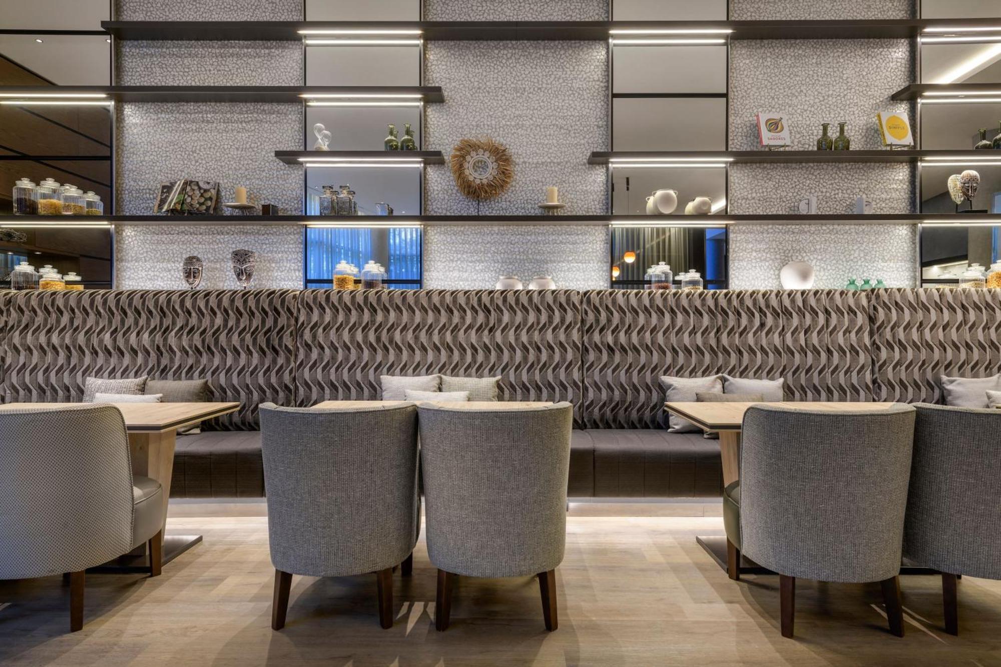 Ac Hotel Som By Marriott Оспиталет-де-Льобрегат Экстерьер фото