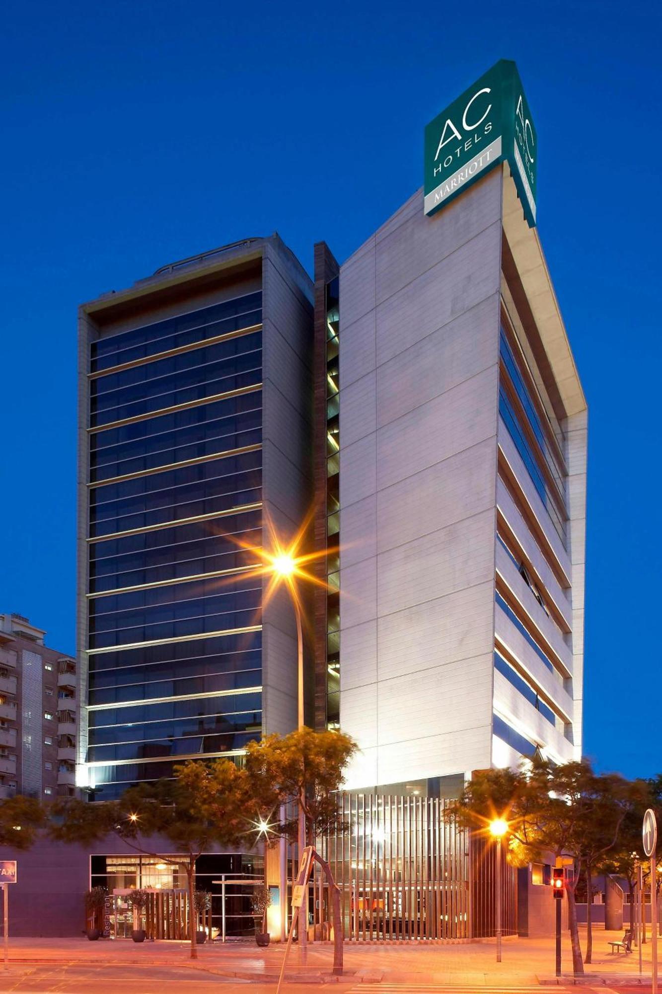 Ac Hotel Som By Marriott Оспиталет-де-Льобрегат Экстерьер фото