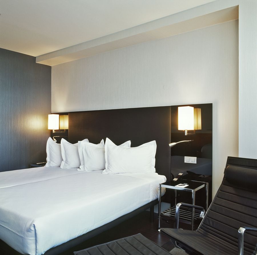 Ac Hotel Som By Marriott Оспиталет-де-Льобрегат Экстерьер фото